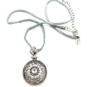 Blue Evasion lia sophia necklace